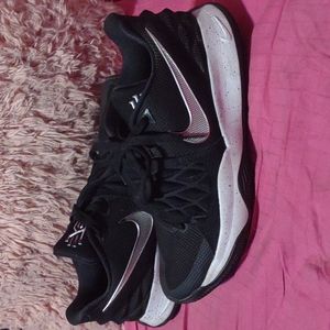 Nike Kyrie Low 1Black Metallic Silver